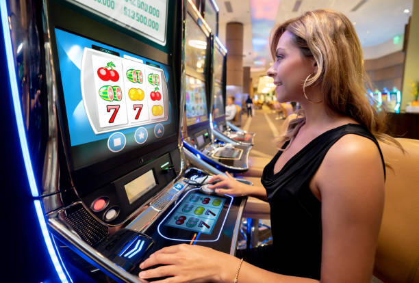 Paito Warna slot interface on goldenqq platform showing colour-coded game tiers